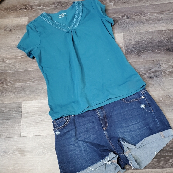Basic Editions Tops - Basic Editions V-Neck Shirt Lace Trim size XL
